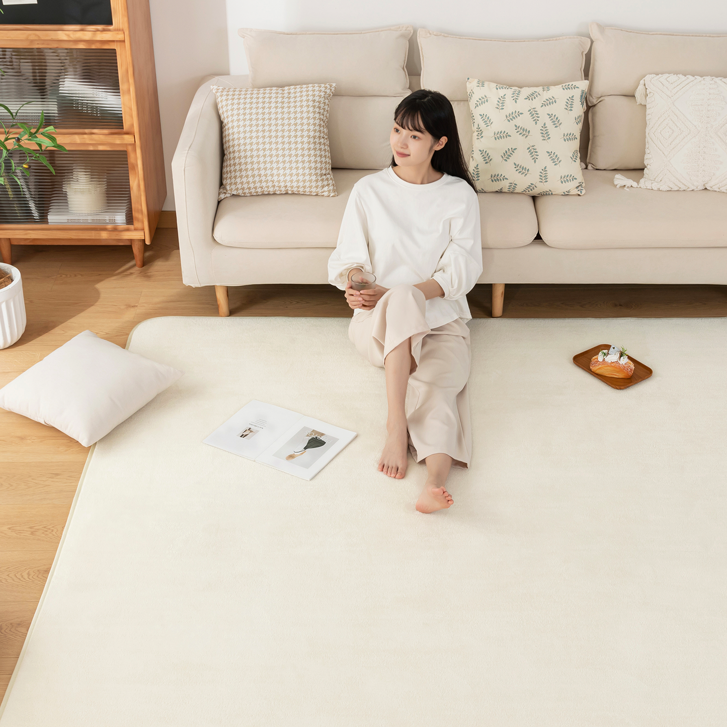 Softime カーペット ラグ ラグマット 185×185cm（約2畳）絨毯 滑り止め付 ラグカーペット 軽量設計 洗える 地毯 抗菌 防臭 防ダニ フランネルラグ オールシーズン 床暖房 ホットカーペット対応 無地・アイボリー