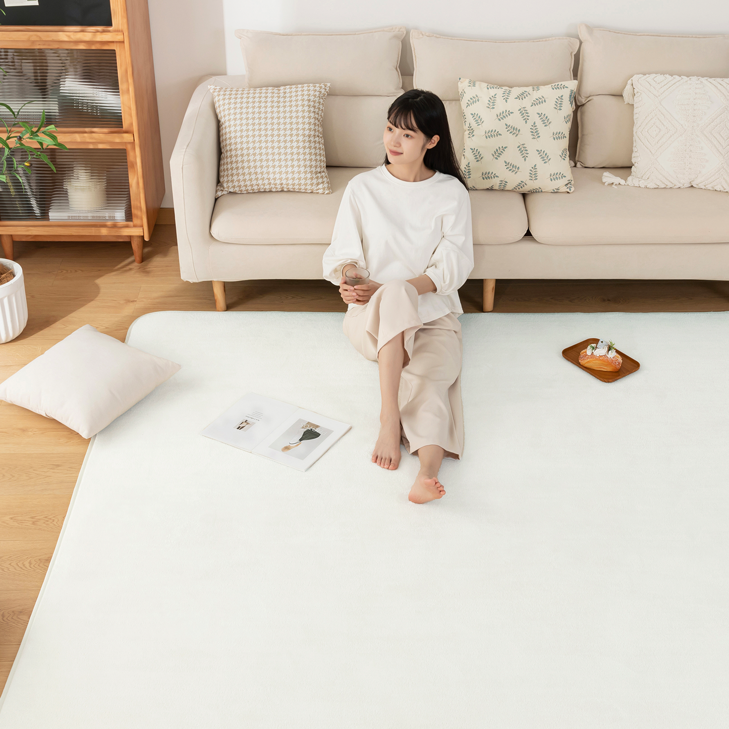 Softime カーペット ラグ ラグマット 185×185cm（約2畳）絨毯 滑り止め付 ラグカーペット 軽量設計 洗える 地毯 抗菌 防臭 防ダニ フランネルラグ オールシーズン 床暖房 ホットカーペット対応 無地・アイボリー